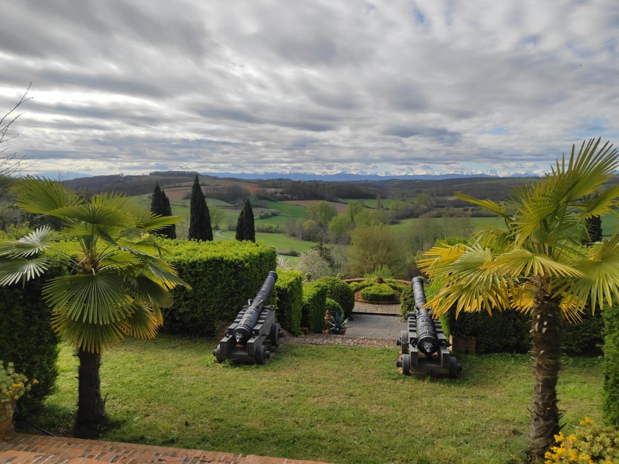 Chateau De Pys Guest House Latrape ภายนอก รูปภาพ